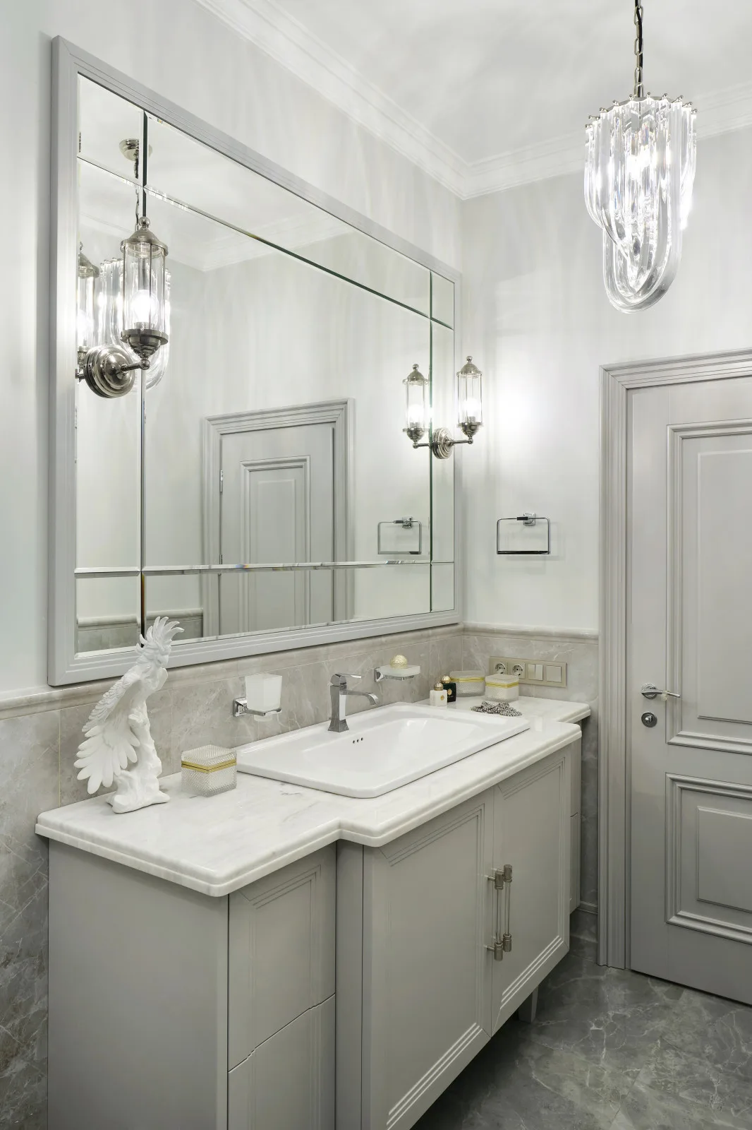 Novaya Istoriya Master Bathroom